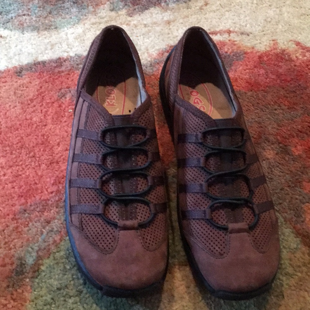 Klogs Brown Size 9